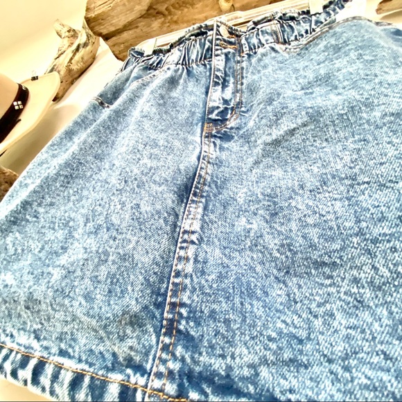 Sweet perfectly distressed jean skirt w shirred elasticated waist & retro vibe - Picture 7 of 14